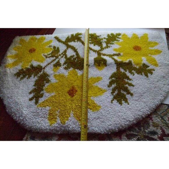 Vintage Half Circle Hooked Rug Demilune Half Moon Yellow White Floral Daisies - Picture 11 of 12